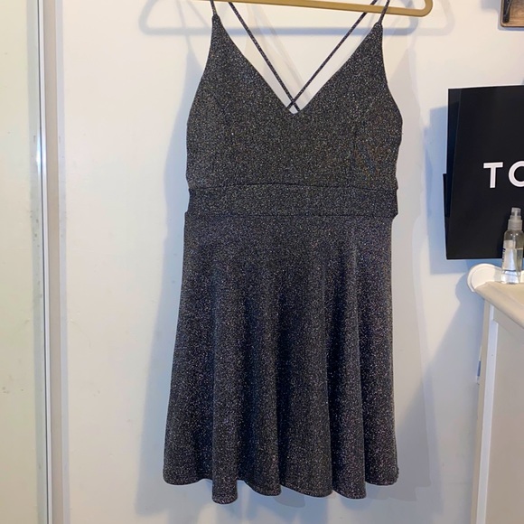 Beautiful simple shimmery dress. Black and silver shimmer XL CASUAL FORMAL - Picture 1 of 5